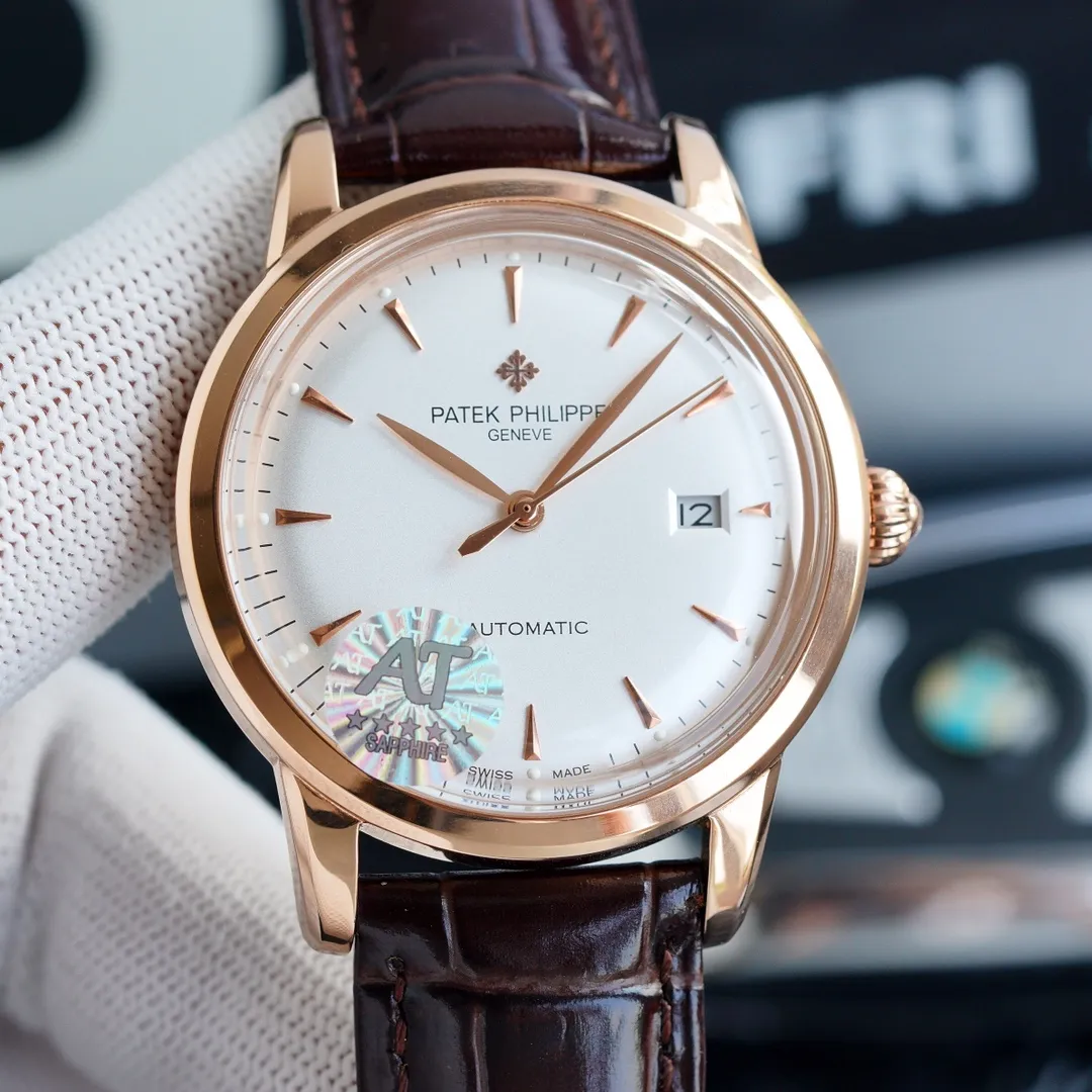 Patek Philippe 🌆🌆 is the first to sell hot new styles, Patek Philippe’s new steel pot lid ⚡️⚡️ took up to 6 months! Ultra-thin men's automatic mechanical watch, using imported original 9015® movement, vibration frequency of 28,800 times per hour, zero repair quality, original size of 40mm in diameter, ultra-thin craftsmanship of 8mm, (❤️can be matched with calfskin imported from Xin Italy!) The pot lid is made of glass! Super waterproof to 50 meters! The same style at the counter, one-to-one reproduction! Bring him with you to show off his sharp edge and extraordinary style! Dazzling brilliance, eternal dignity. ⚠️Please look for exclusive quality